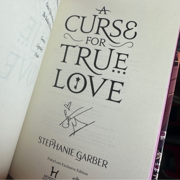 FairyLoot Stephanie Garber A Curse for True Love OUABH #3 Sprayed Edges Signed - Picture 10 of 10